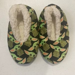Baby Yoda slippers for Toddler